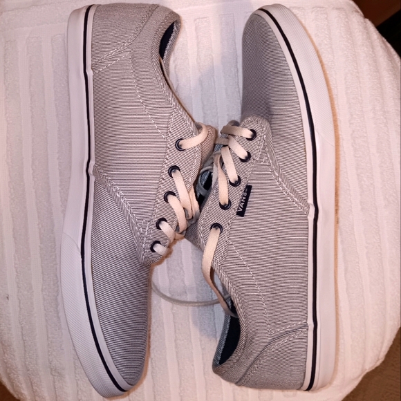 Women's Vans Black and White (Size 9) - Picture 5 of 16